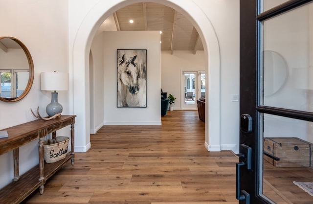 Extravagant Scottsdale Oasis-- pickle ball, basketball, pool, firpits!