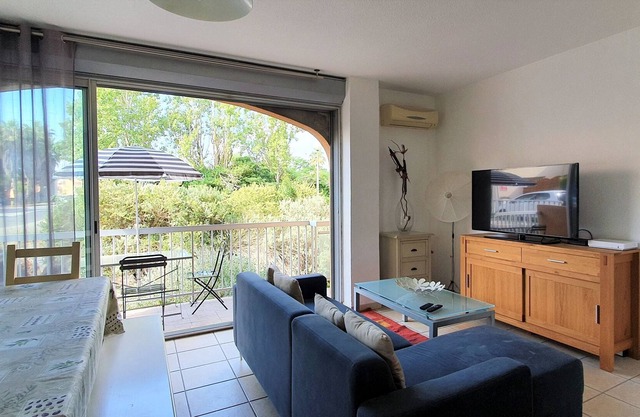 F3 beautiful marina of Port Canet ground floor and open view