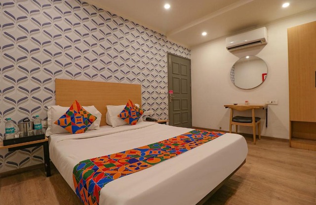 FabExpress Chattarpur Enclave - Opposite Tivoli Garden