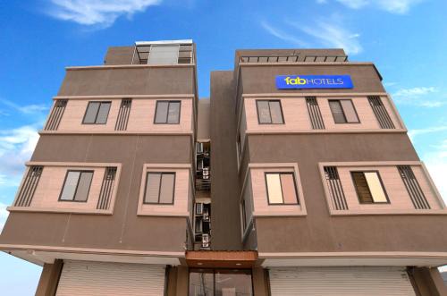 FabHotel Devs Inn