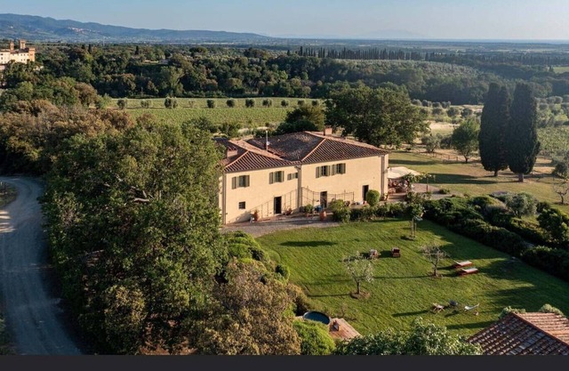 FABULOUS 9BD-9BA VILLA W/ POOL AND BEAUTIFUL VIEWS AT BOLGHERI