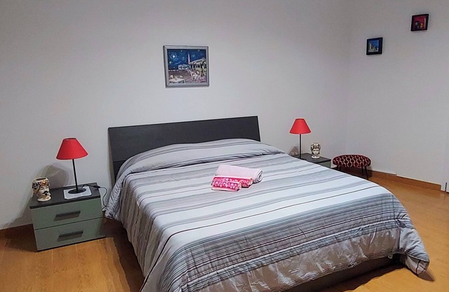 Fabulous apartment, sea view ideal for families & groups of friends.