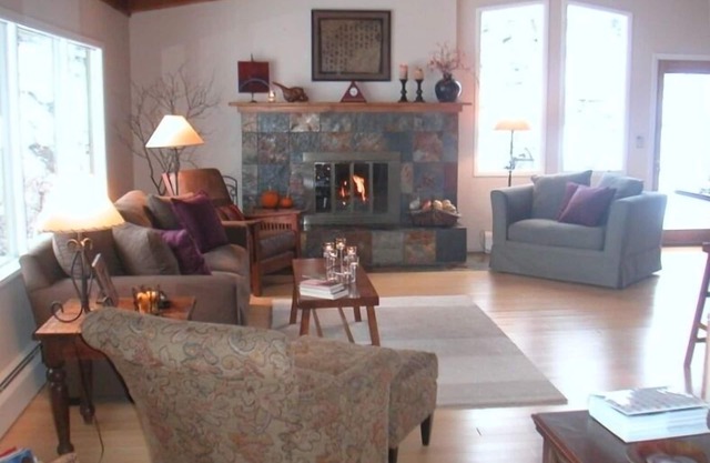 Fabulous Art-Filled 'Green Conscious' Retreat - You Will Love This Place!