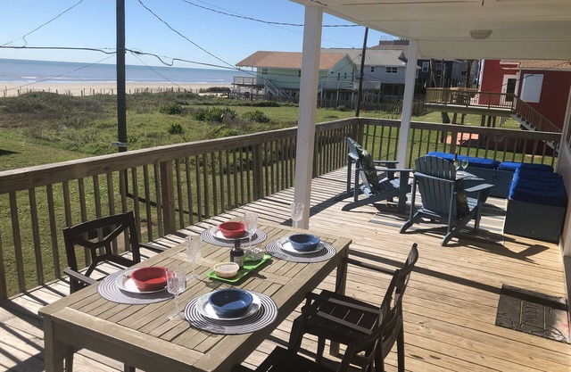 Fabulous Lighthouse, stone's throw away from beach,120 ft ,w/stunning views!