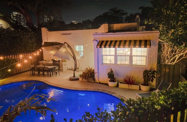 Fabulous Rio Vista Heated Pool Home Near the Las Olas District and the Beaches!