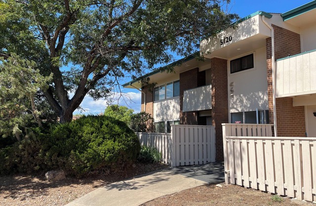 Fabulous Treehouse Retreat 2bed2bath: Your shortterm housing solution!