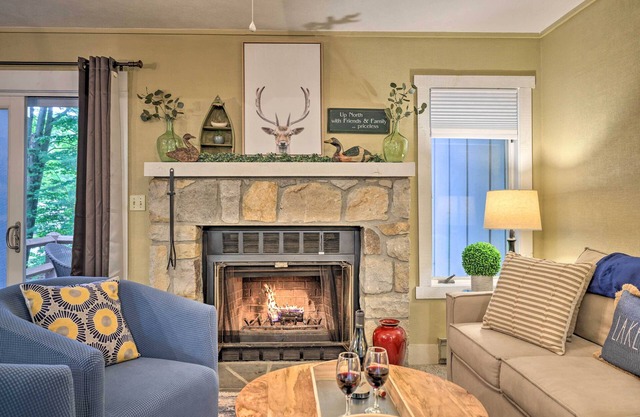 Fall Foliage Awaits! Cozy Lake Harmony Escape