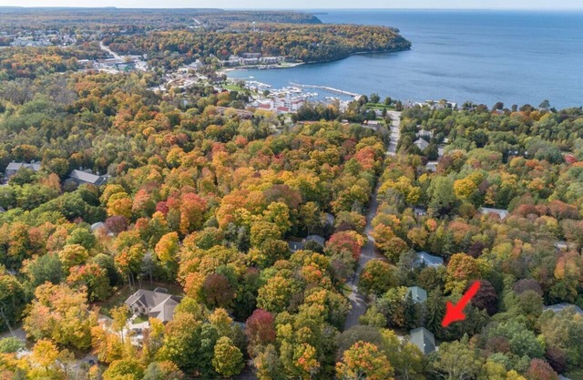 Fall Into Fun Hot Tub, Games,Dogs & Marina Stroll