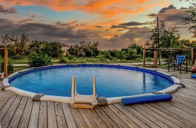 Fall is here! Scenic Ranch Getaway in Hill Country - Views, Privacy, and Pool