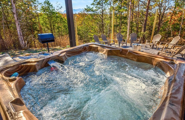 Fall Moments Cozy Tub, Scenic Yard & Game Time