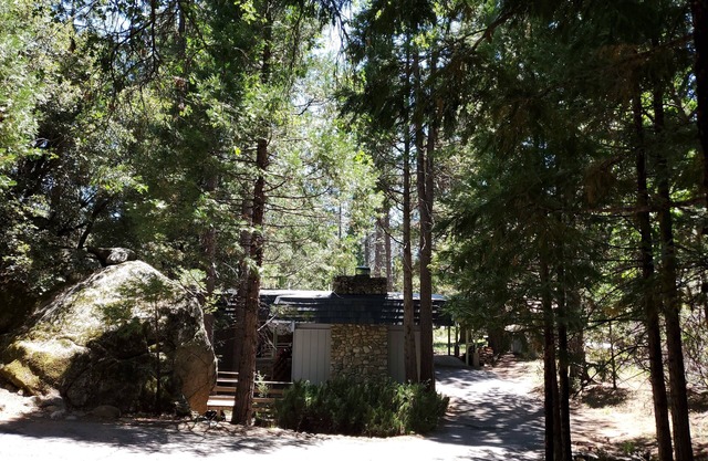 FALL SPECIAL Gorgeous Designer Cabin Inside Yosemite WITH LUXURIOUS Jacuzzi