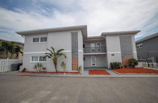 FALL special !. this Condo and the Area you can't beat