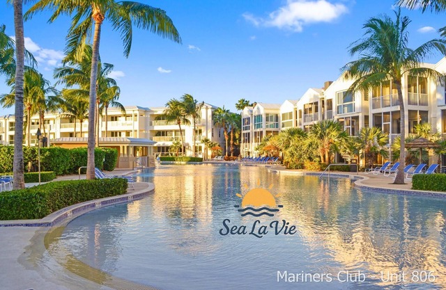 Fall Specials & Spring Openings- 4BR Key Largo Retreat in Mariners Club!
