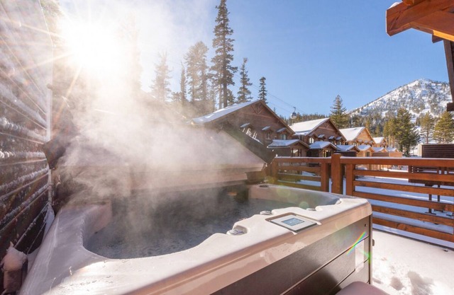 Fall Stays Available! Upscale Townhome! Private Hot Tub! Across the Street From Canyon Lodge!