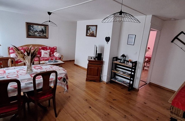 FAMILY APARTMENT WITH ALL AMENITIES WITHIN WALKING DISTANCE IN THE CITY CENTER