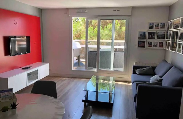 Family apartment near beach and shops