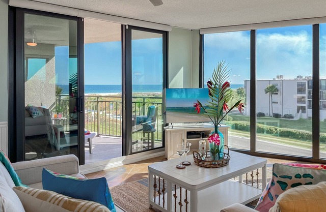 Family Beach Condo - Steps To The Sand Or Pool