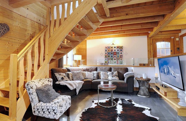 Family chalet in Bozel, 4 bedrooms, parking, near Courchevel and Pralognan