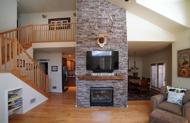 Family Condo on Ski Hill Road 12 minutes to Grand Targhee