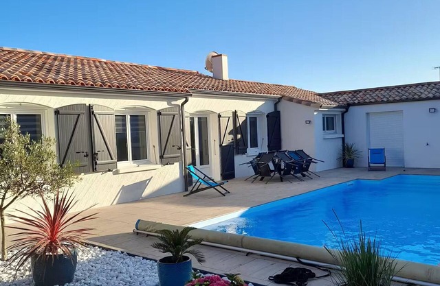 Family cottage with heated pool in Bretignolles-sur-Mer