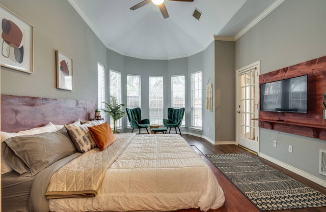 Family Escape ✓PETS OK Game Room Fenced Backyard