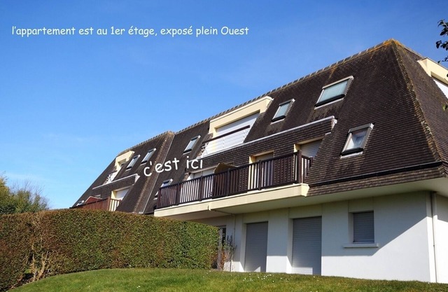 Family F2 apartment (42m2), facing west, quiet, 50 m from the sea