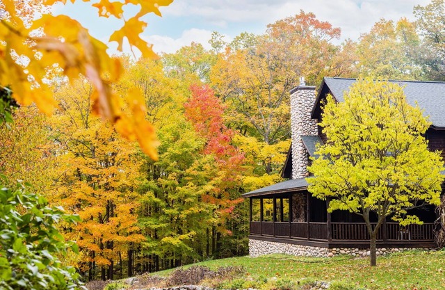 Family Fall Fun! Sleeps 14, Peaceful Cabin, Heated Floors, Fireplace, Gameroomnn