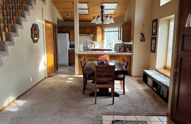 Family Friendly 3-bedroom house in lovely Three Rivers with AC