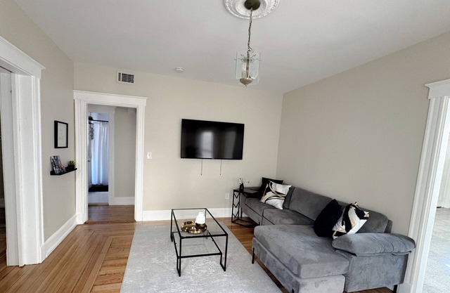 Family-Friendly 3BR Apartment Close to Everything