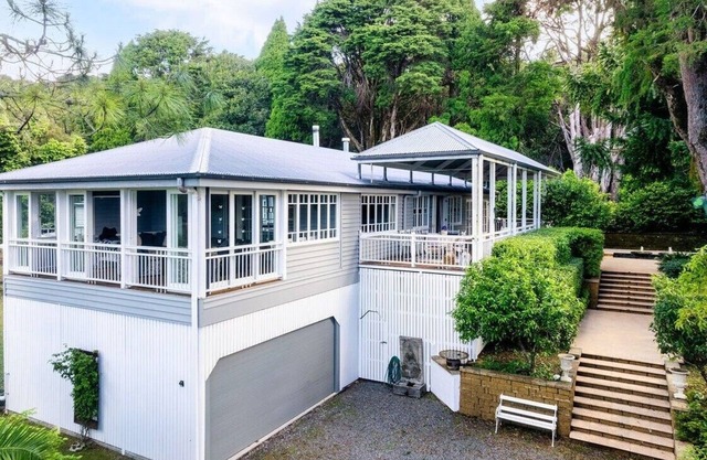 Family-friendly and pet-friendly home surrounded by Springbrook National Park.