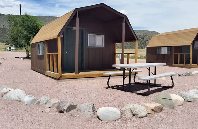 Family-Friendly Cabin Fire Pit BBQ & Picnic Area Playground