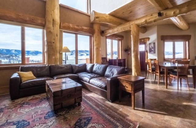 Family friendly Chalet with expansive views and Hot Tub. Many outdoor options