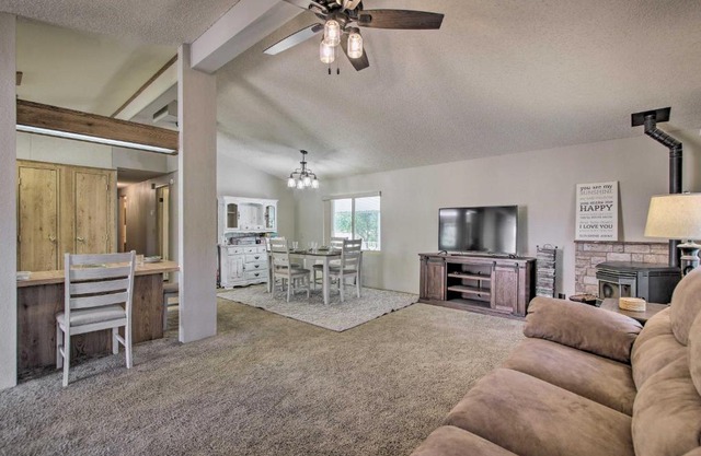 Family-Friendly Home about 1 Mi to Kern River!