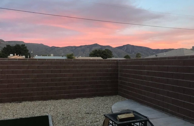 Family-Friendly Home ~ Small Town Surrounded By Mountains ~ Near Holloman AFB