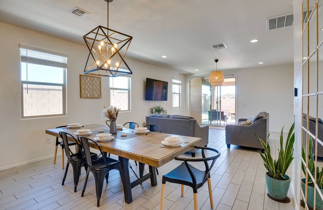 Family-Friendly Home - 1 Mi to Sahuarita Lake!