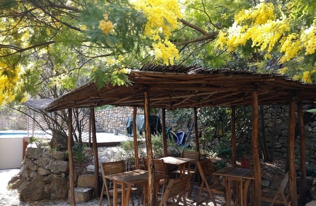 Family-friendly Ligurian 2 bedroom flat with pool and playground