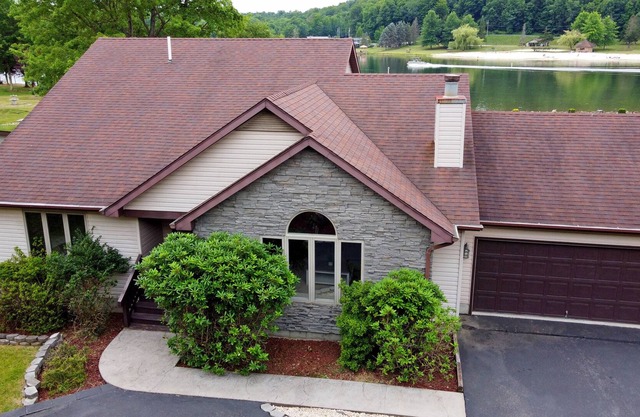 Family Friendly Lakefront at Treasure Lake. Outstanding Lake and Beach Views!