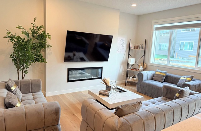 Family Friendly| Spacious|King Bed| Wifi|Sleeps 12