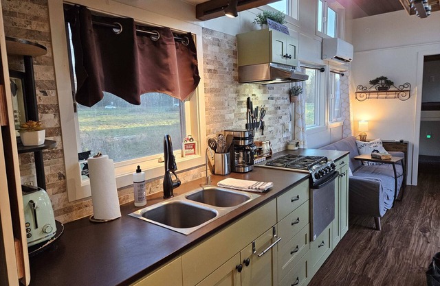 Family Friendly TinyHouse On The Farm Bonney Lake