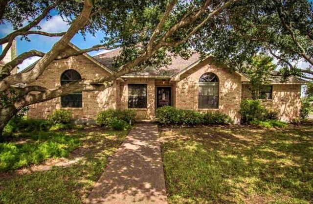 Family Friendly Home w /pool