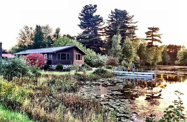 Family-friendly! Walking distance to food, shopping, rentals, boat landing.