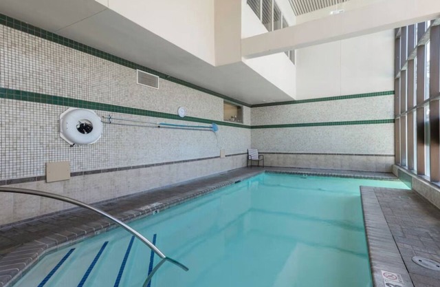 Family Getaway with Game Room, Fitness, Pools & BBQ Area l 2 Rooms