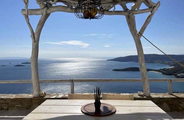 Family holidays : cozy villa with amazing sea view