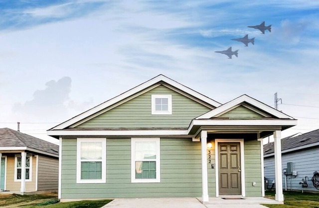 Family Home San Antonio Hangar