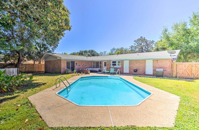 Family Home w/Private Pool & Fenced Yard!