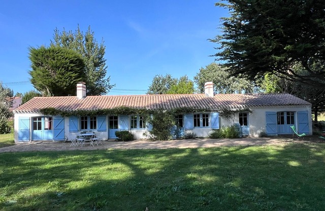 Family house for 15 - 1km from the beach - Garden