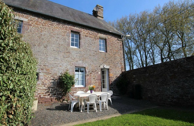 Family house for 4 with garden, pets allowed