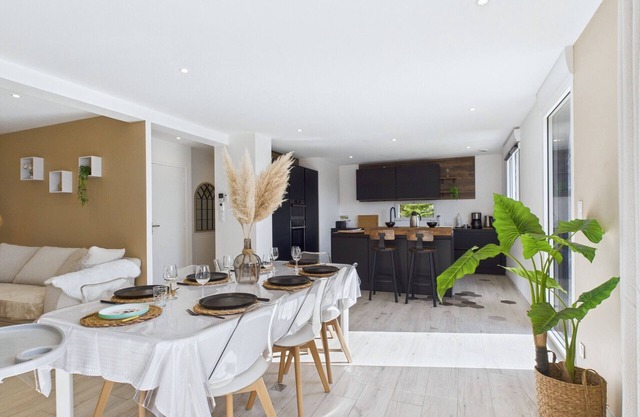 Family house for 7 people 150m from the sea