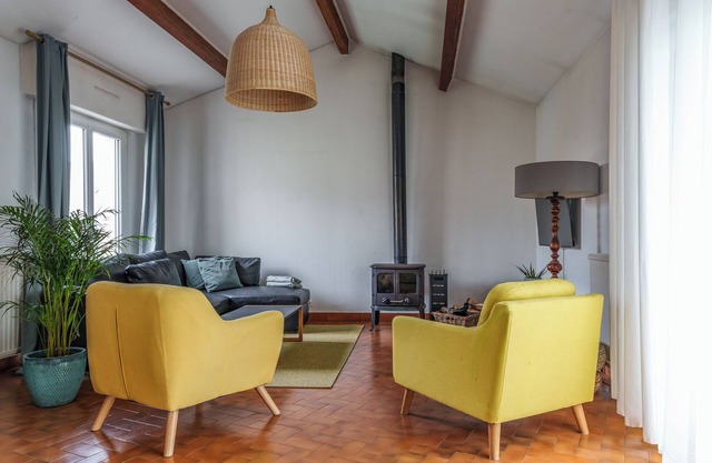 Family house with garden and terrace near Lake Joué, sleeps 8/4 bedrooms