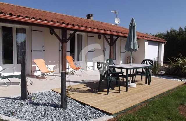 Family house with garden, near beaches and WIFI